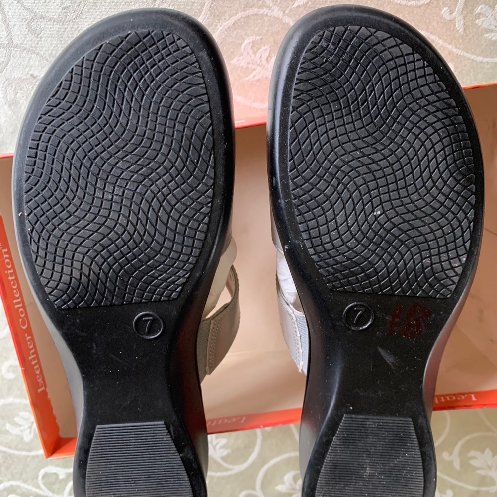. Gray Lifestrides Sandal NWOT - Picture 2 of 6